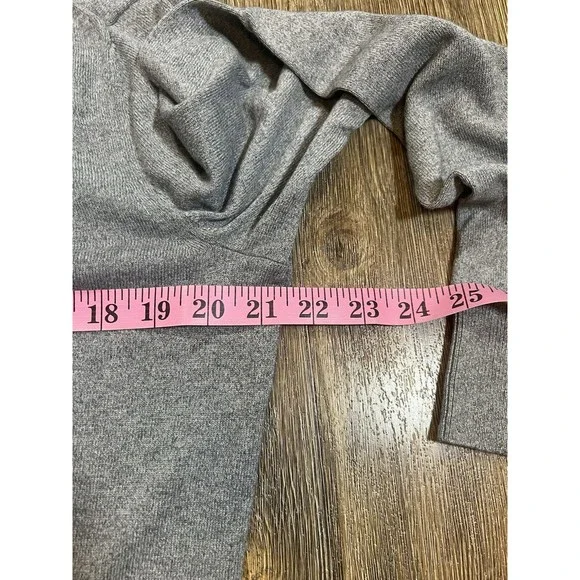 Banana Republic Mens Sweater Cashmere Silk Blend Medium Gray V-Neck Academia - Picture 6 of 7